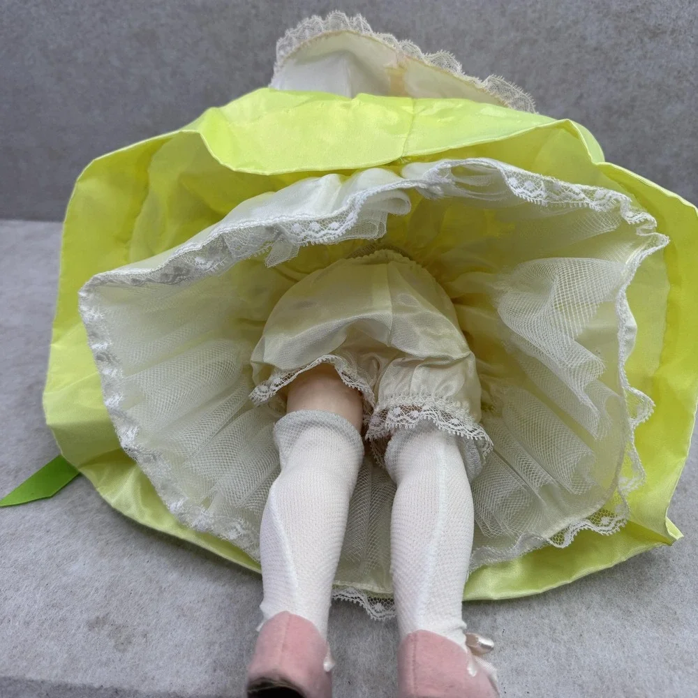 Madame Alexander Mary Mary #1569 14 In‎ Doll Blonde Brown Eyes Watering Can